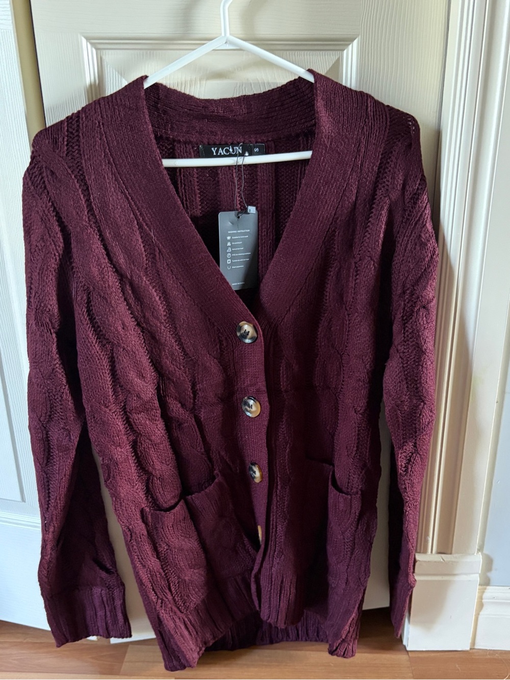 Yacón Women's Cable Knit Button-Front Cardigan - Burgundy